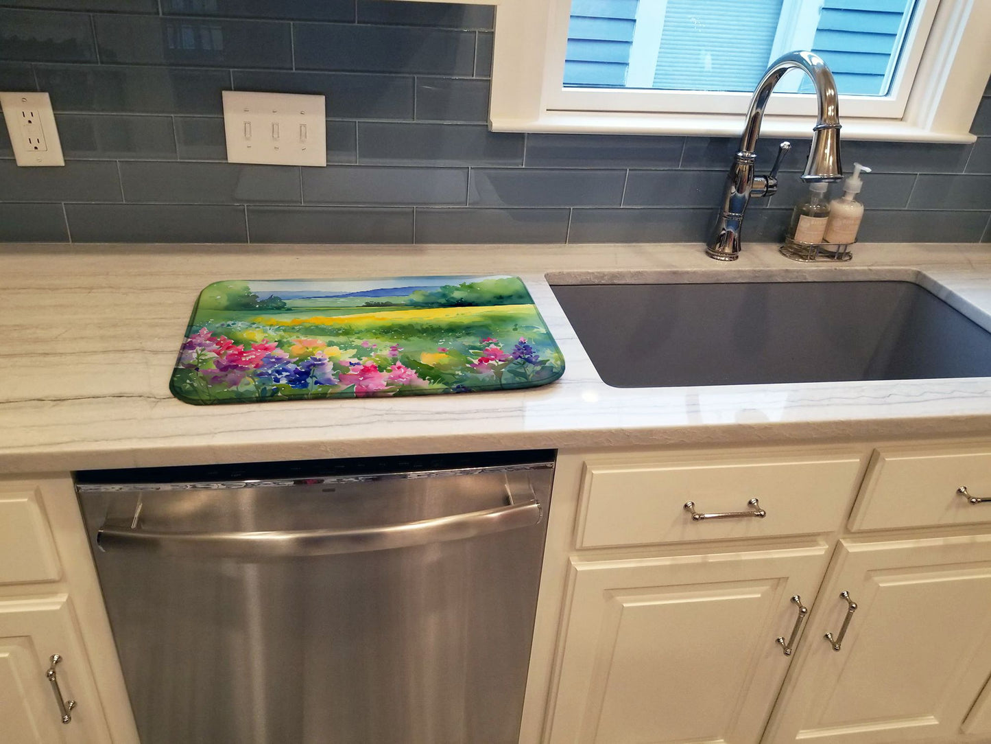 Massachusetts Mayflowers in Watercolor Dish Drying Mat Absorbent Dish Drying Mat Pad for Kitchen Counter Dish Drainer Mat for Countertop, 14 x 21", Multicolor