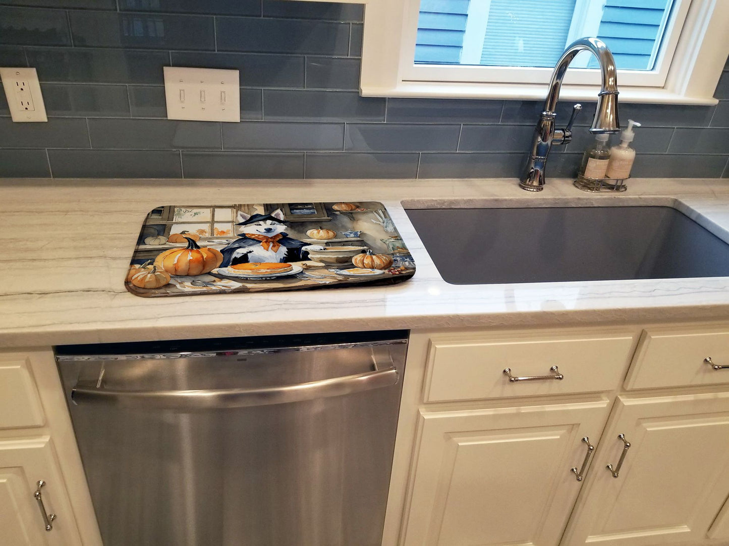 Siberian Husky Fall Kitchen Pumpkins Dish Drying Mat Absorbent Dish Drying Mat Pad for Kitchen Counter Dish Drainer Mat for Countertop, 14 x 21", Multicolor